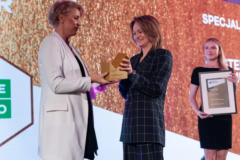 An award and diploma presented at the Gala